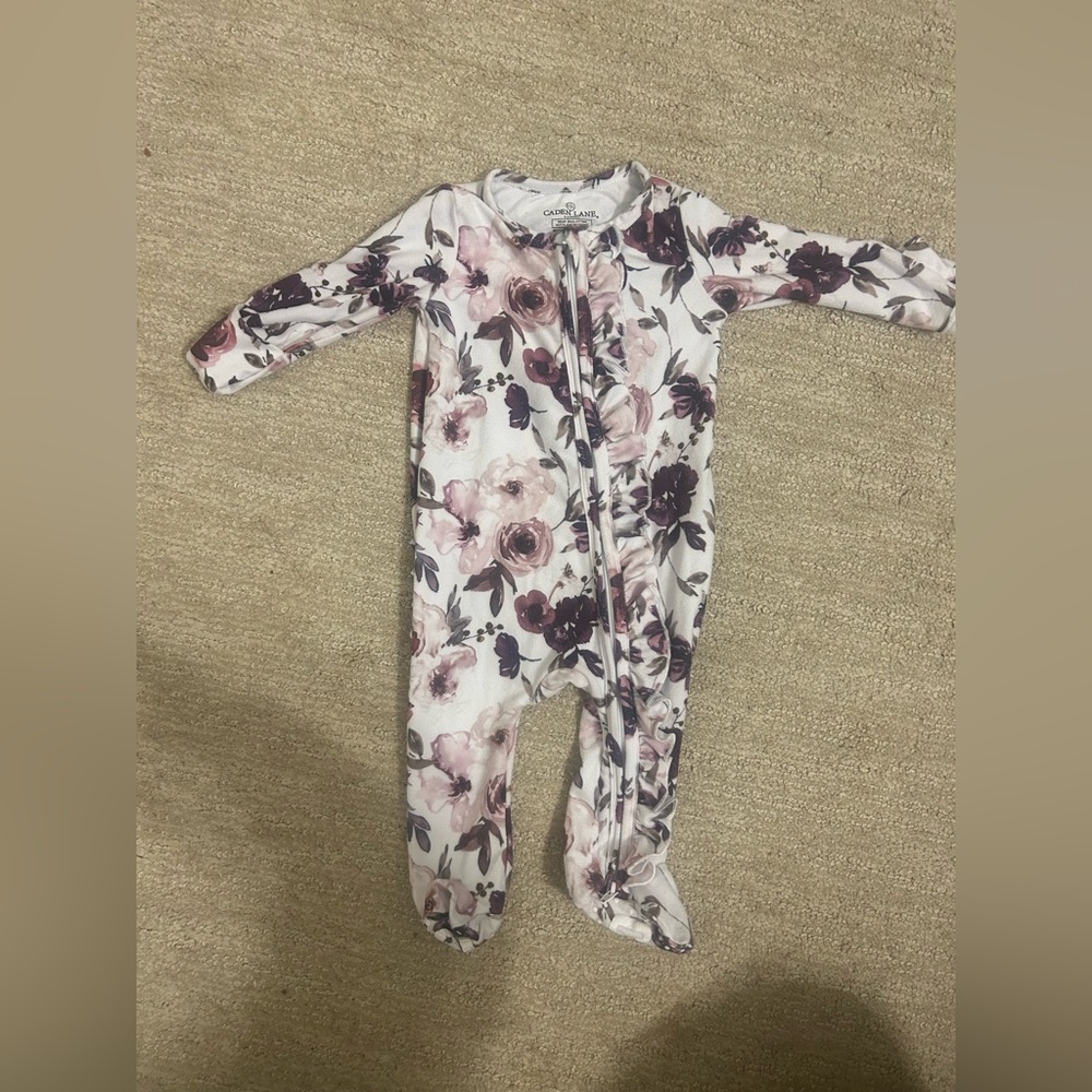 EUC Caden Lane Purple Floral Ruffle Footie Zipper Sleeper (0-3M)